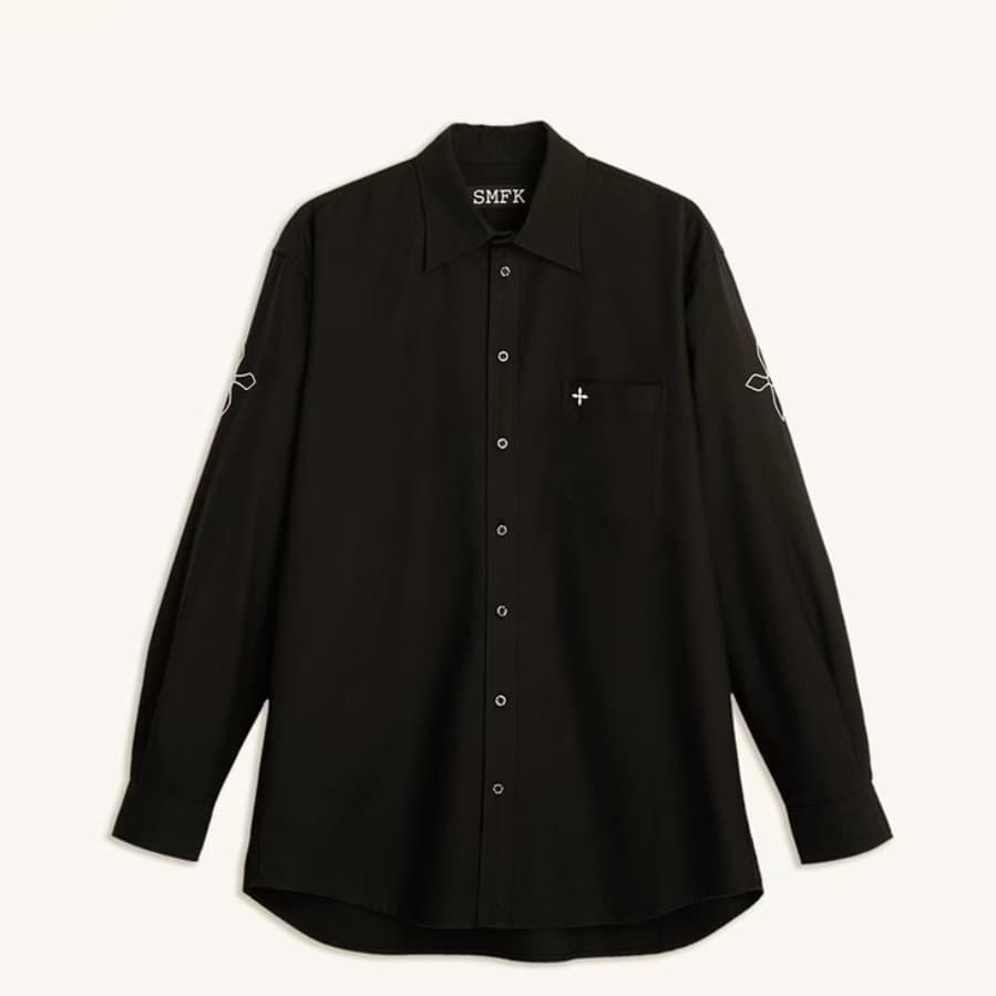 黒シャツ クロス刺繍オーバーサイズシャツ