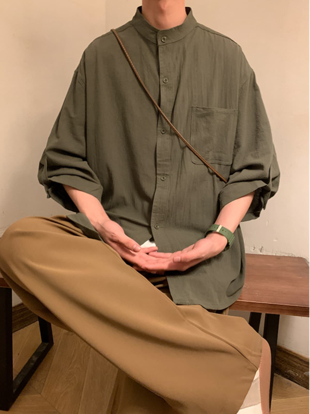 黒シャツ リラックスシルエット バンドカラーシャツ