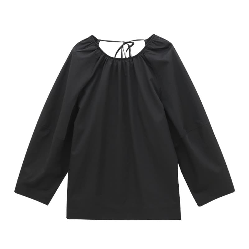 黒シャツ ギャザーネックゆったりブラウス