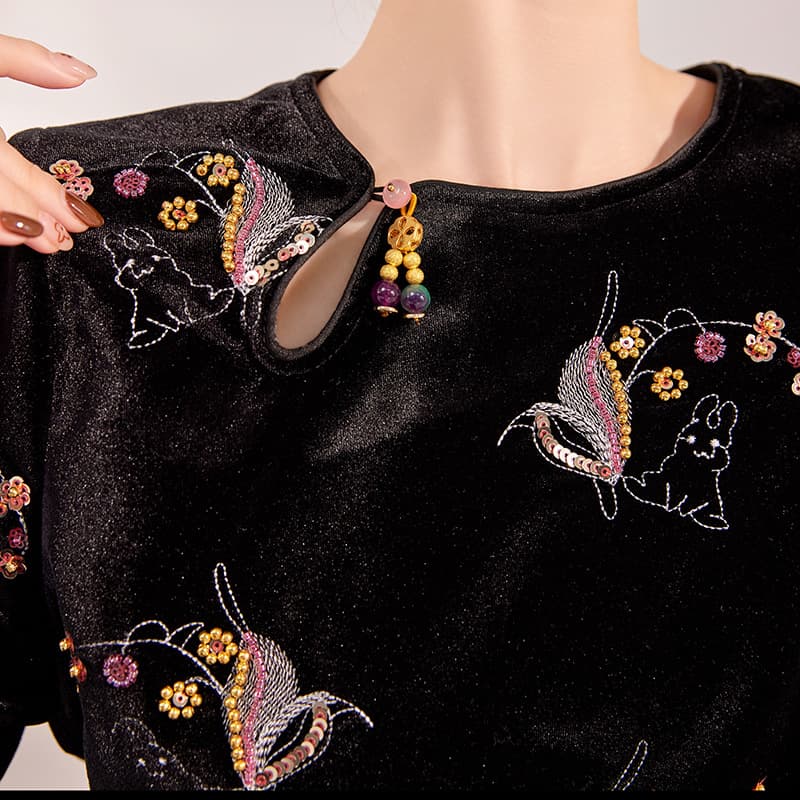 黒シャツ 蝶と小花刺繍ベロア切替シャツ