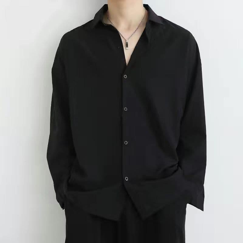 黒シャツ シンプル落ち感シャツ