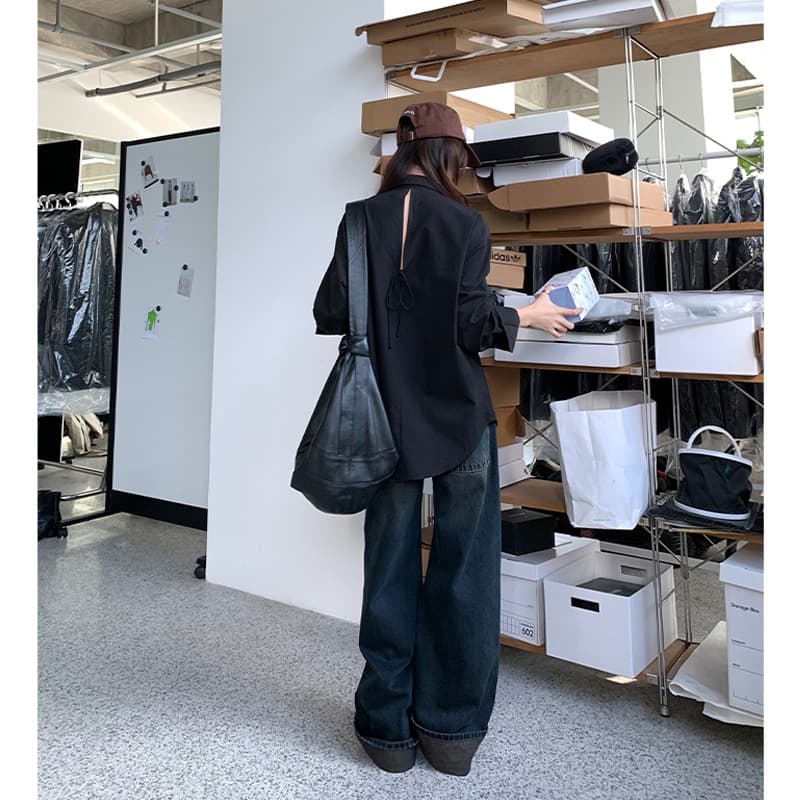 黒シャツ バックリボンデザインシャツ