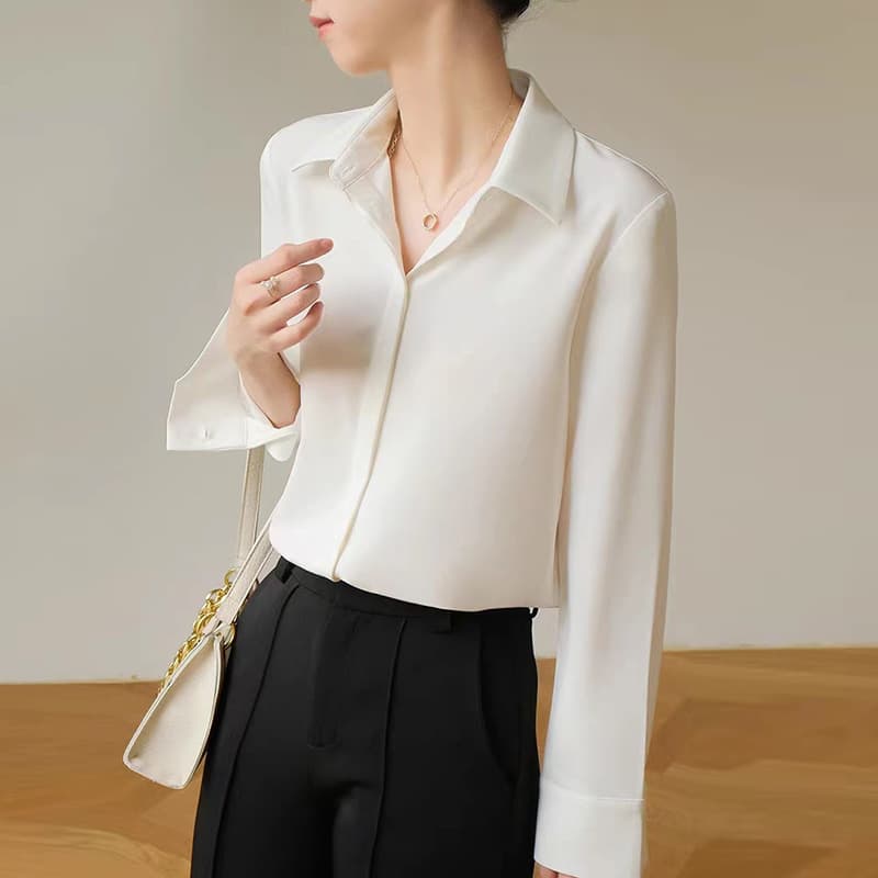 黒シャツ シンプル上質シルクシャツ