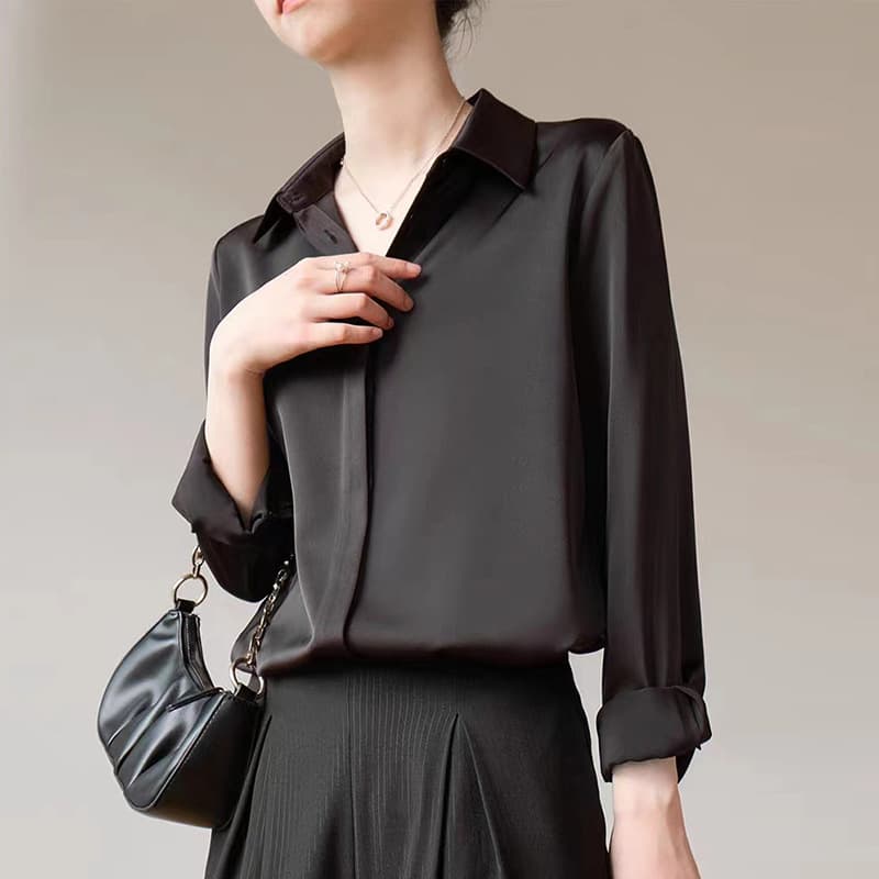 黒シャツ シンプル上質シルクシャツ