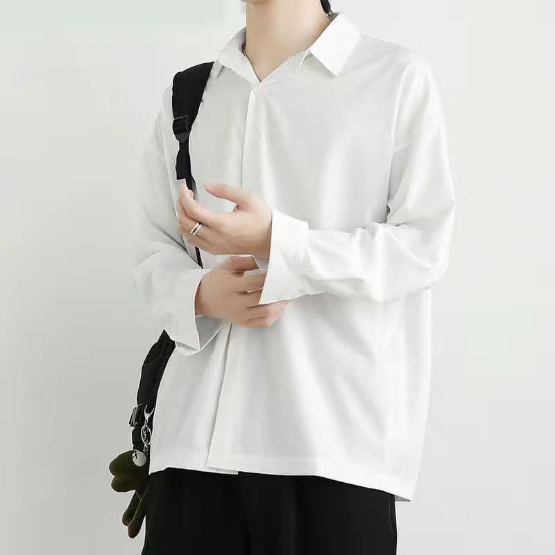 黒シャツ シンプル落ち感シャツ