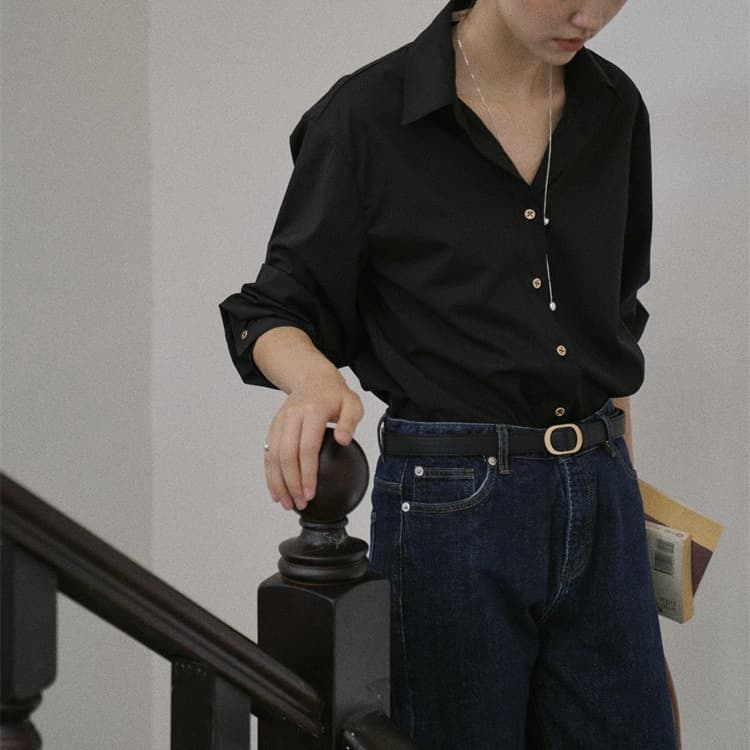 黒シャツ シンプル上質シャツ