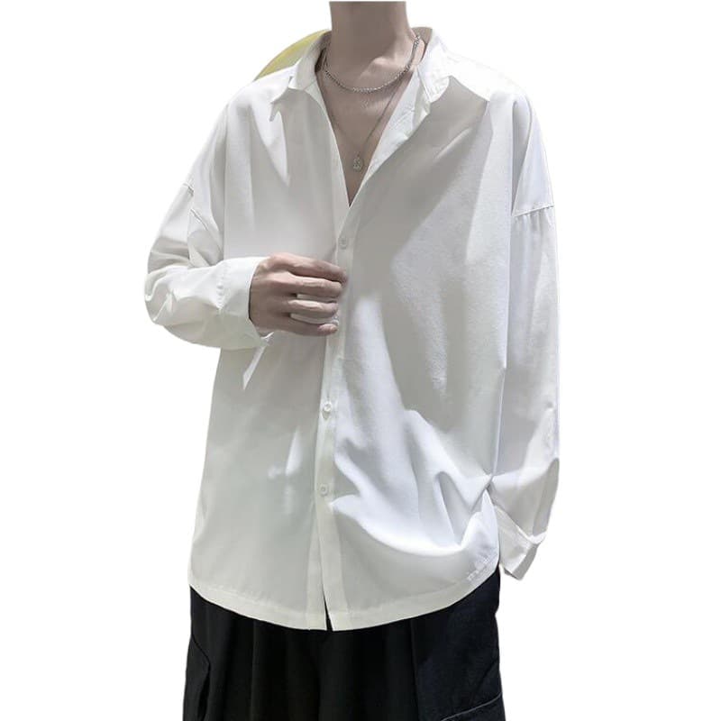黒シャツ ゆったりシルエット オーバーサイズシャツ