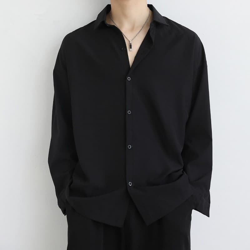 黒シャツ ゆったりシルエット 上質シャツ