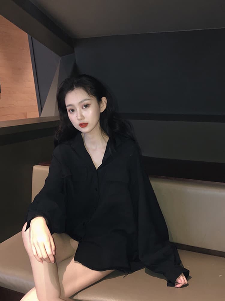 黒シャツ ゆるふわシルエット ロングブラウス