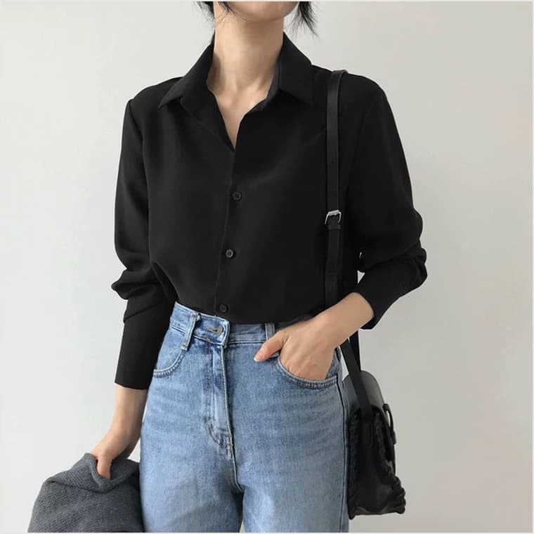黒シャツ なめらかドレープベーシックシャツ