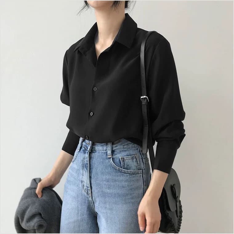 黒シャツ なめらかドレープベーシックシャツ