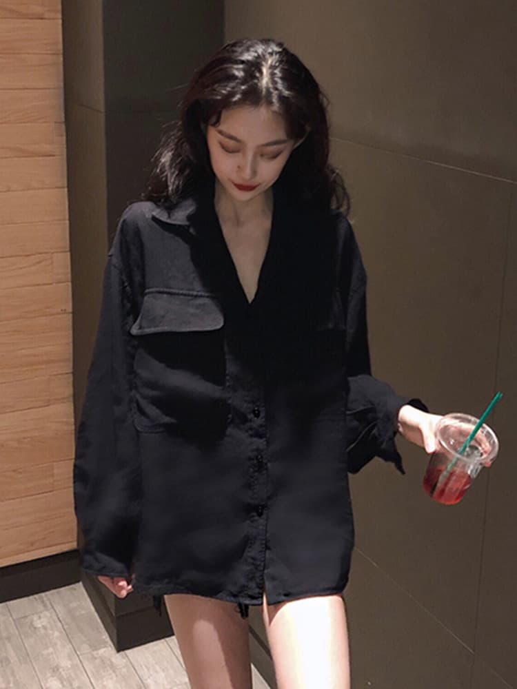 黒シャツ ゆるふわシルエット ロングブラウス