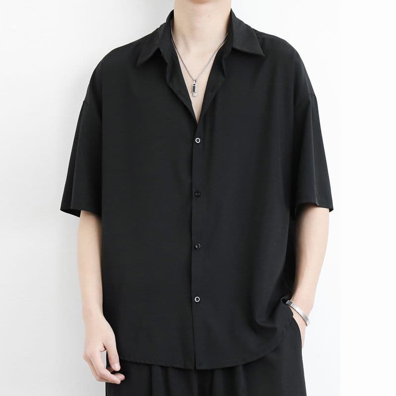 黒シャツ ドレープ素材 シンプルシャツ