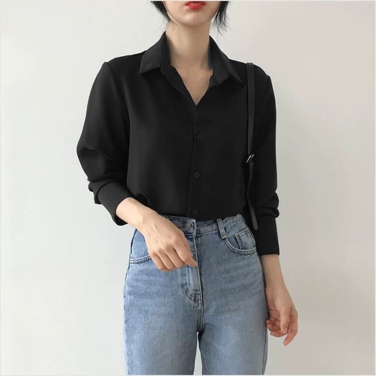 黒シャツ なめらかドレープベーシックシャツ
